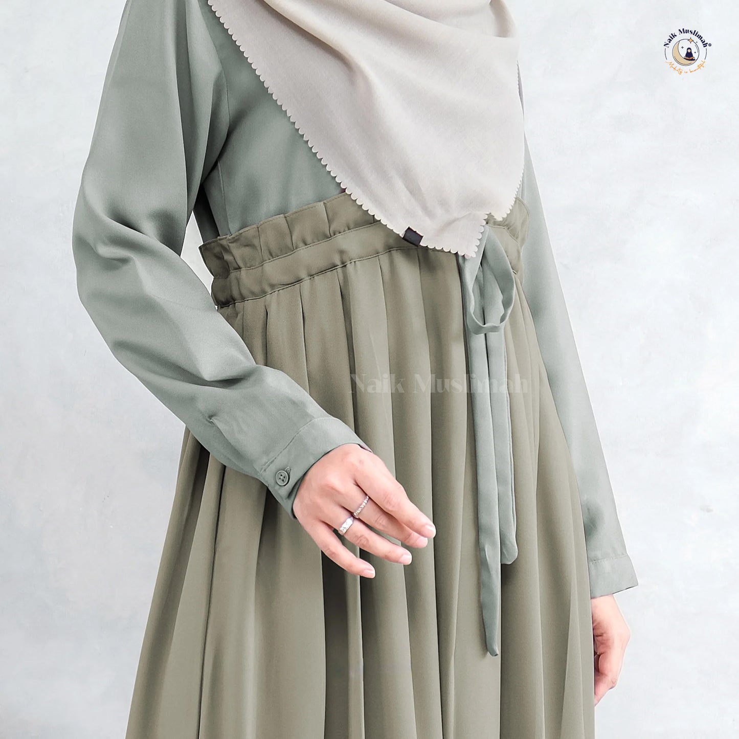 Pistachio Abaya | Graceful Ensemble by Naik Muslimah